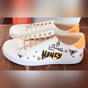 Aldo Sweeter than honey Disney shoes. SIZE 9